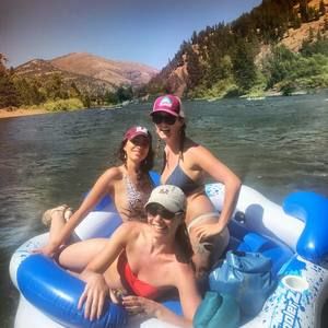 Meet your Posher, Olivia